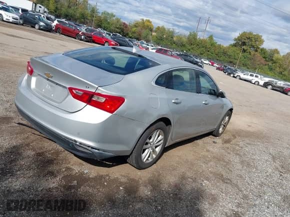 2018 Chevrolet Malibu LT с VIN 1G1ZD5STXJF146333, выставлен на аукционе IAAI как лот 43500718 с пробегом 88 200 миль миль и . История ставок и продаж доступна на DreamBid. Изображение 4.