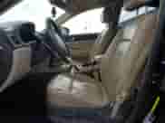 2011 Hyundai Genesis z VIN KMHGC4DE3BU113659, wystawiony jako Copart lot #72034854 z przebiegiem 138 216 mil mil oraz Nie do naprawy • Non repairable. Historia ofert i sprzedaży dostępna na DreamBid. Obrazek 7.