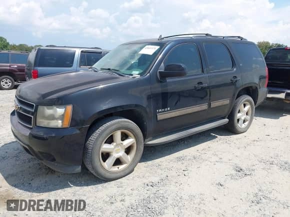 2011 Chevrolet Tahoe LT с VIN 1GNSKBE02BR372372, выставлен на аукционе IAAI как лот 43043375 с пробегом 146 973 миль миль и . История ставок и продаж доступна на DreamBid. Изображение 17.