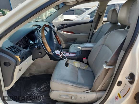 2007 Lexus ES 330 z VIN JTHBJ46G572037169, wystawiony jako Copart lot #67967635 z przebiegiem 199 014 mil mil oraz Czysty tytuł • Clean title. Historia ofert i sprzedaży dostępna na DreamBid. Obrazek 7.