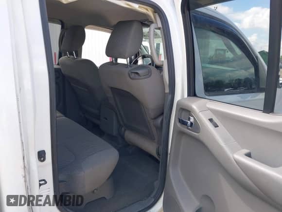 2010 Nissan Frontier SE z VIN 1N6AD0FV2AC406080, wystawiony jako IAAI lot #43066108 z przebiegiem 251 904 mil mil oraz . Historia ofert i sprzedaży dostępna na DreamBid. Obrazek 8.