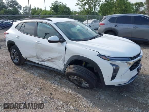 2024 Chevrolet Trax LT с VIN KL77LHE23RC174457, выставлен на аукционе IAAI как лот 42827272 с пробегом 10 449 миль миль и . История ставок и продаж доступна на DreamBid. Изображение 1.