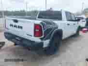 2025 Ram 1500 Rebel z VIN 1C6SRFLP9SN639467, wystawiony jako IAAI lot #42297603 z przebiegiem 2 996 mil mil oraz . Historia ofert i sprzedaży dostępna na DreamBid. Obrazek 4.