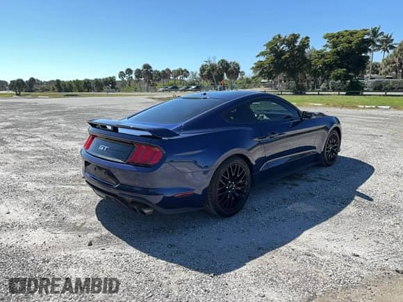 2019 Ford Mustang GT z VIN 1FA6P8CF4K5134669, wystawiony jako Copart lot #90281875 z przebiegiem 55 431 mil mil oraz Czysty tytuł • Clean title. Historia ofert i sprzedaży dostępna na DreamBid. Obrazek 4.