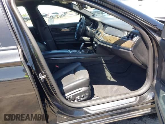 2015 BMW 7 Series 740Li с VIN WBAYE4C50FD138977, выставлен на аукционе IAAI как лот 42277341 с пробегом 109 877 миль миль и . История ставок и продаж доступна на DreamBid. Изображение 5.