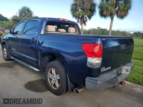 2007 Toyota Tundra SR5 z VIN 5TBET54117S455677, wystawiony jako Copart lot #74101544 z przebiegiem Nie podano mil oraz Szkoda całkowita • Salvage title. Historia ofert i sprzedaży dostępna na DreamBid. Obrazek 2.