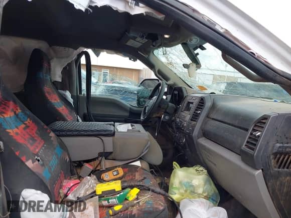 2018 Ford F-250 XL с VIN 1FT7W2BT9JEB81443, выставлен на аукционе IAAI как лот 42206605 с пробегом 124 856 миль миль и . История ставок и продаж доступна на DreamBid. Изображение 5.