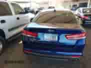 2018 Kia Optima LX z VIN 5XXGT4L39JG258777, wystawiony jako IAAI lot #41659272 z przebiegiem 42 736 mil mil oraz . Historia ofert i sprzedaży dostępna na DreamBid. Obrazek 16.