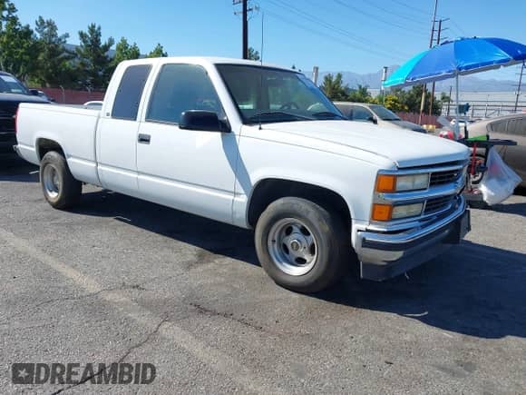1998 Chevrolet Silverado 1500 z VIN 1GCEC19M2WR124476, wystawiony jako IAAI lot #43159488 z przebiegiem 152 969 mil mil oraz . Historia ofert i sprzedaży dostępna na DreamBid. Obrazek 1.