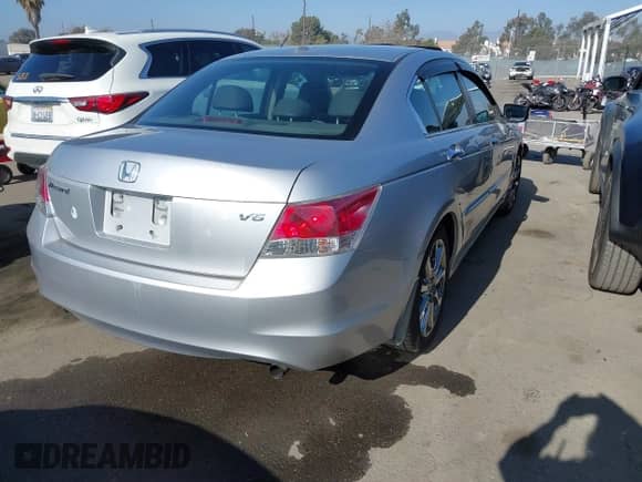 2009 Honda Accord EX-L with VIN 1HGCP36809A028008, listed as a IAAI auction lot 41217826 with 117,219 mi miles and . Bid and sale history available at DreamBid. Image 4.