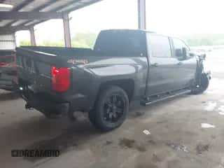 2017 Chevrolet Silverado 1500 LS z VIN 3GCUKNEC4HG390782, wystawiony jako IAAI lot #42229362 z przebiegiem 108 327 mil mil oraz . Historia ofert i sprzedaży dostępna na DreamBid. Obrazek 4.