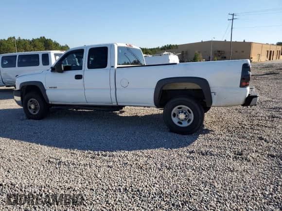2003 Chevrolet Silverado 2500HD LS with VIN 1GCHC29U73E326834, listed as a Copart auction lot 75445054 with Not provided miles and Salvage title. Bid and sale history available at DreamBid. Image 4.