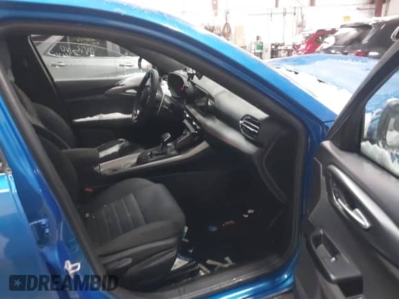 2024 Dodge Hornet R/T z VIN ZACPDFCW9R3A15083, wystawiony jako IAAI lot #41595221 z przebiegiem 16 119 mil mil oraz . Historia ofert i sprzedaży dostępna na DreamBid. Obrazek 5.