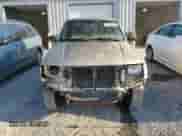 1997 Toyota Tacoma z VIN 4TAWM72N3VZ308584, wystawiony jako Copart lot #76939654 z przebiegiem 259 695 mil mil oraz Szkoda całkowita • Salvage title. Historia ofert i sprzedaży dostępna na DreamBid. Obrazek 5.