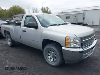 2012 Chevrolet Silverado 1500 Work Truck z VIN 1GCNKPE08CZ300127, wystawiony jako IAAI lot #43446682 z przebiegiem 60 381 mil mil oraz . Historia ofert i sprzedaży dostępna na DreamBid. Obrazek 1.