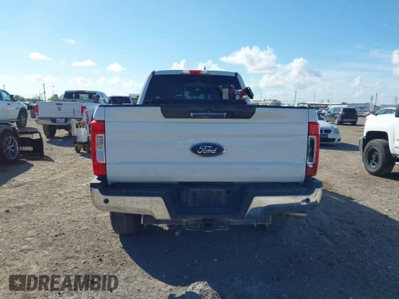 2019 Ford F-250 XL с VIN 1FT7W2BT6KEE42691, выставлен на аукционе IAAI как лот 43523462 с пробегом Не указан миль и . История ставок и продаж доступна на DreamBid. Изображение 16.