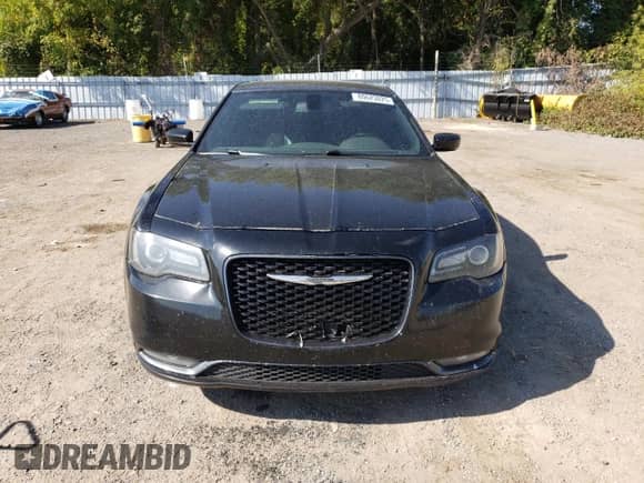 2018 Chrysler 300 S с VIN 2C3CCAGG8JH276070, выставлен на аукционе Copart как лот 80623025 с пробегом 221 796 миль миль и Чистый • Clean title. История ставок и продаж доступна на DreamBid. Изображение 5.