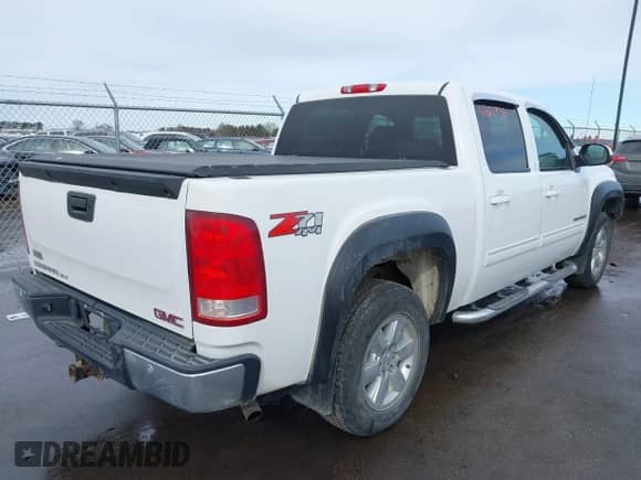 2009 GMC Sierra 1500 SLT z VIN 3GTEK33M59G208478, wystawiony jako IAAI lot #41621936 z przebiegiem 130 181 mil mil oraz . Historia ofert i sprzedaży dostępna na DreamBid. Obrazek 4.