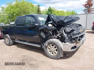 2011 Chevrolet Silverado 2500HD LTZ z VIN 1GC1KYCG7BF127995, wystawiony jako IAAI lot #42320245 z przebiegiem Nie podano mil oraz . Historia ofert i sprzedaży dostępna na DreamBid. Obrazek 1.