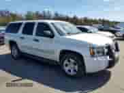 2010 Chevrolet Suburban Commercial z VIN 1GNUKHE34AR172002, wystawiony jako Copart lot #70952054 z przebiegiem 102 324 mil mil oraz Czysty tytuł • Clean title. Historia ofert i sprzedaży dostępna na DreamBid. Obrazek 4.
