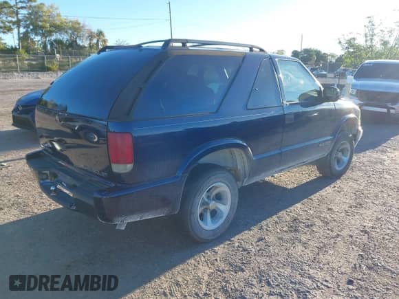 2002 Chevrolet Blazer LS с VIN 1GNCS18W12K127425, выставлен на аукционе IAAI как лот 41823290 с пробегом 182 949 миль миль и . История ставок и продаж доступна на DreamBid. Изображение 4.