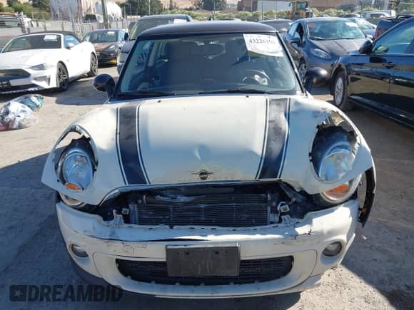 2013 MINI Hardtop with VIN WMWSU3C50DT545364, listed as a IAAI auction lot 43226196 with 120,165 mi miles and . Bid and sale history available at DreamBid. Image 13.