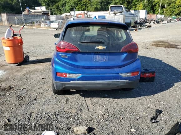 2017 Chevrolet Bolt EV Premier с VIN 1G1FX6S07H4181763, выставлен на аукционе Copart как лот 71482825 с пробегом 53 109 миль миль и Списание • Salvage title. История ставок и продаж доступна на DreamBid. Изображение 6.