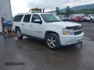 2009 Chevrolet Suburban LTZ z VIN 1GNFK36379R281088, wystawiony jako IAAI lot #42833740 z przebiegiem 220 921 mil mil oraz . Historia ofert i sprzedaży dostępna na DreamBid. Obrazek 1.