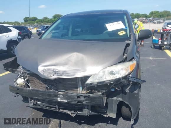 2012 Toyota Sienna с VIN 5TDZK3DC7CS211561, выставлен на аукционе IAAI как лот 42387790 с пробегом 222 925 миль миль и . История ставок и продаж доступна на DreamBid. Изображение 6.