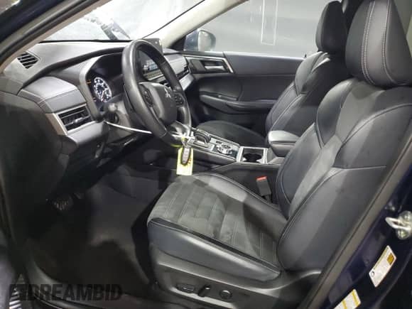 2024 Mitsubishi Outlander SE z VIN JA4J3VA85RZ059349, wystawiony jako Copart lot #89540555 z przebiegiem 32 069 mil mil oraz Czysty tytuł • Clean title. Historia ofert i sprzedaży dostępna na DreamBid. Obrazek 7.
