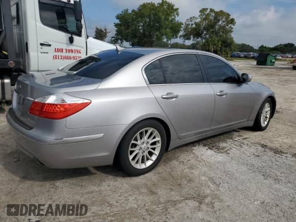 2010 Hyundai Genesis z VIN KMHGC4DE6AU096967, wystawiony jako Copart lot #74145044 z przebiegiem Nie podano mil oraz Nie do naprawy • Non repairable. Historia ofert i sprzedaży dostępna na DreamBid. Obrazek 3.