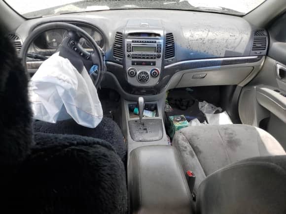 2008 Hyundai Santa Fe GLS z VIN 5NMSG73D88H199578, wystawiony jako Copart lot #61878225 z przebiegiem 162 128 mil mil oraz Szkoda całkowita • Salvage title. Historia ofert i sprzedaży dostępna na DreamBid. Obrazek 8.