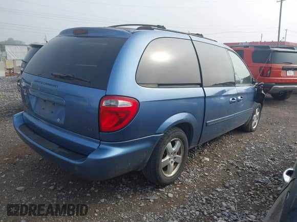 2007 Dodge Grand Caravan SXT with VIN 2D4GP44LX7R286724, listed as a IAAI auction lot 43228361 with 160,549 mi miles and . Bid and sale history available at DreamBid. Image 4.