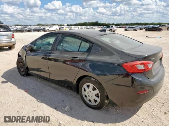 2018 Chevrolet Cruze LS z VIN 1G1BC5SM0J7240535, wystawiony jako Copart lot #83889545 z przebiegiem Nie podano mil oraz Szkoda całkowita • Salvage title. Historia ofert i sprzedaży dostępna na DreamBid. Obrazek 2.