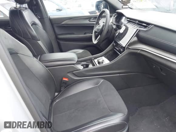 2024 Jeep Grand Cherokee Altitude X with VIN 1C4RJHAG3RC108767, listed as a IAAI auction lot 42702189 with 35,255 mi miles and . Bid and sale history available at DreamBid. Image 5.