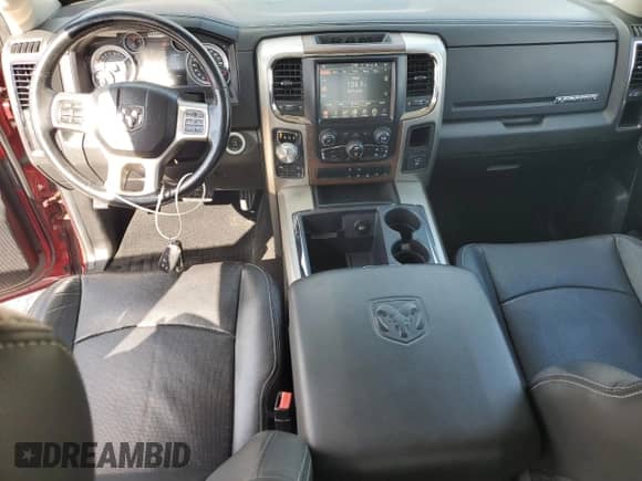 2014 Ram 1500 Laramie z VIN 1C6RR7NT6ES176319, wystawiony jako Copart lot #81791815 z przebiegiem 162 287 mil mil oraz Czysty tytuł • Clean title. Historia ofert i sprzedaży dostępna na DreamBid. Obrazek 8.