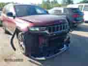 2023 Jeep Grand Cherokee Limited z VIN 1C4RJKBG6P8852746, wystawiony jako IAAI lot #42572515 z przebiegiem 52 503 mil mil oraz . Historia ofert i sprzedaży dostępna na DreamBid. Obrazek 6.