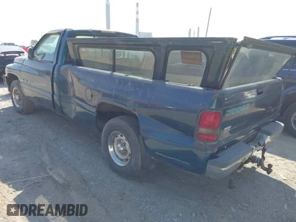 1994 Dodge 1500 z VIN 1B7HC16Y2RS544613, wystawiony jako IAAI lot #43242615 z przebiegiem 194 818 mil mil oraz . Historia ofert i sprzedaży dostępna na DreamBid. Obrazek 3.