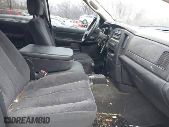 2005 Dodge 1500 SLT with VIN 1D7HU18NX5J611870, listed as a IAAI auction lot 41483474 with 201,422 mi miles and . Bid and sale history available at DreamBid. Image 5.