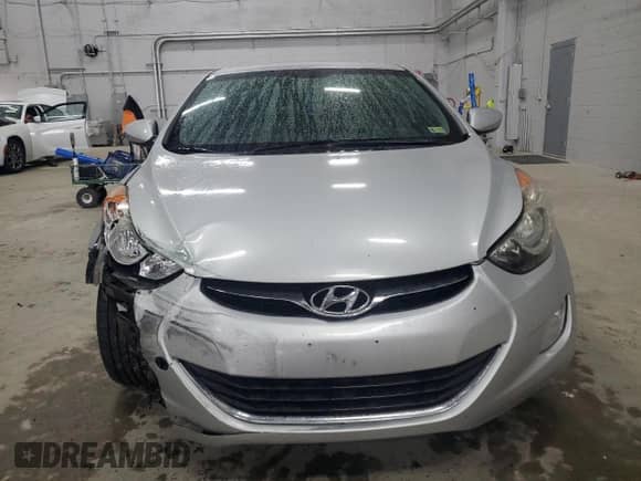 2013 Hyundai Elantra GLS z VIN KMHDH4AE2DU797387, wystawiony jako Copart lot #57596315 z przebiegiem 113 144 mil mil oraz Czysty tytuł • Clean title. Historia ofert i sprzedaży dostępna na DreamBid. Obrazek 5.