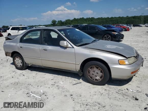 1997 Honda Accord Value с VIN 1HGCD5687VA157619, выставлен на аукционе Copart как лот 61528375 с пробегом 248 181 миль миль и Списание • Salvage title. История ставок и продаж доступна на DreamBid. Изображение 4.