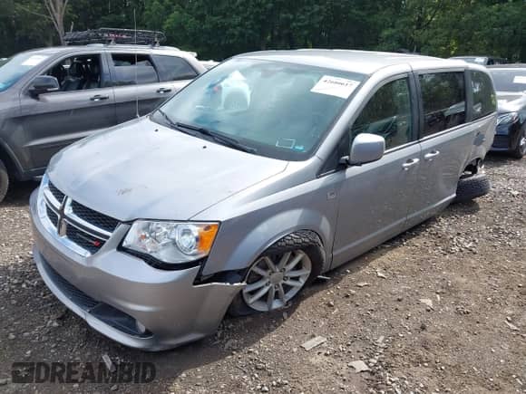 2019 Dodge Grand Caravan SE z VIN 2C4RDGBG5KR805516, wystawiony jako IAAI lot #42680617 z przebiegiem 45 585 mil mil oraz . Historia ofert i sprzedaży dostępna na DreamBid. Obrazek 17.