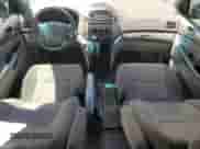 2010 Toyota Sienna CE z VIN 5TDKK4CC3AS302574, wystawiony jako Copart lot #65031275 z przebiegiem 133 319 mil mil oraz Szkoda całkowita • Salvage title. Historia ofert i sprzedaży dostępna na DreamBid. Obrazek 8.