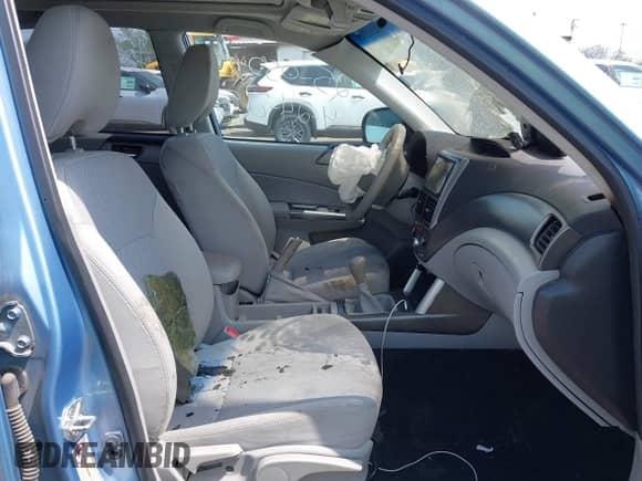 2012 Subaru Forester X Premium z VIN JF2SHADC1CG405759, wystawiony jako IAAI lot #42125357 z przebiegiem Nie podano mil oraz . Historia ofert i sprzedaży dostępna na DreamBid. Obrazek 5.