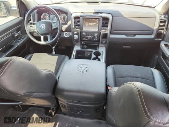 2014 Ram 1500 Sport z VIN 1C6RR7MT1ES402056, wystawiony jako Copart lot #67963735 z przebiegiem 104 319 mil mil oraz Szkoda całkowita • Salvage title. Historia ofert i sprzedaży dostępna na DreamBid. Obrazek 8.