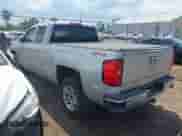 2015 Chevrolet Silverado 1500 LT z VIN 1GCVKREHXFZ431825, wystawiony jako IAAI lot #42714255 z przebiegiem 172 750 mil mil oraz . Historia ofert i sprzedaży dostępna na DreamBid. Obrazek 3.