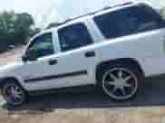 2003 Chevrolet Tahoe LS z VIN 1GNEC13Z73R176239, wystawiony jako IAAI lot #42660496 z przebiegiem 290 107 mil mil oraz . Historia ofert i sprzedaży dostępna na DreamBid. Obrazek 14.