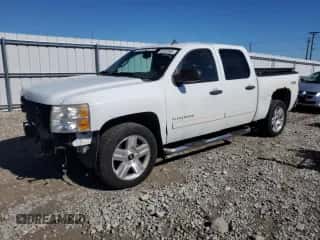 2011 Chevrolet Silverado 1500 LT z VIN 1GCPKSE32BF125122, wystawiony jako Copart lot #82282085 z przebiegiem 230 630 mil mil oraz Nie do naprawy • Non repairable. Historia ofert i sprzedaży dostępna na DreamBid. Obrazek 1.