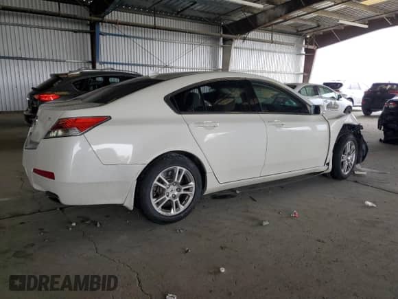 2010 Acura TL с VIN 19UUA8F29AA009167, выставлен на аукционе Copart как лот 82310855 с пробегом 110 523 миль миль и Списание • Salvage title. История ставок и продаж доступна на DreamBid. Изображение 3.