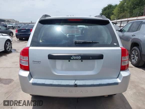 2008 Jeep Compass Sport с VIN 1J8FT47088D714888, выставлен на аукционе IAAI как лот 42763731 с пробегом 70 206 миль миль и . История ставок и продаж доступна на DreamBid. Изображение 16.